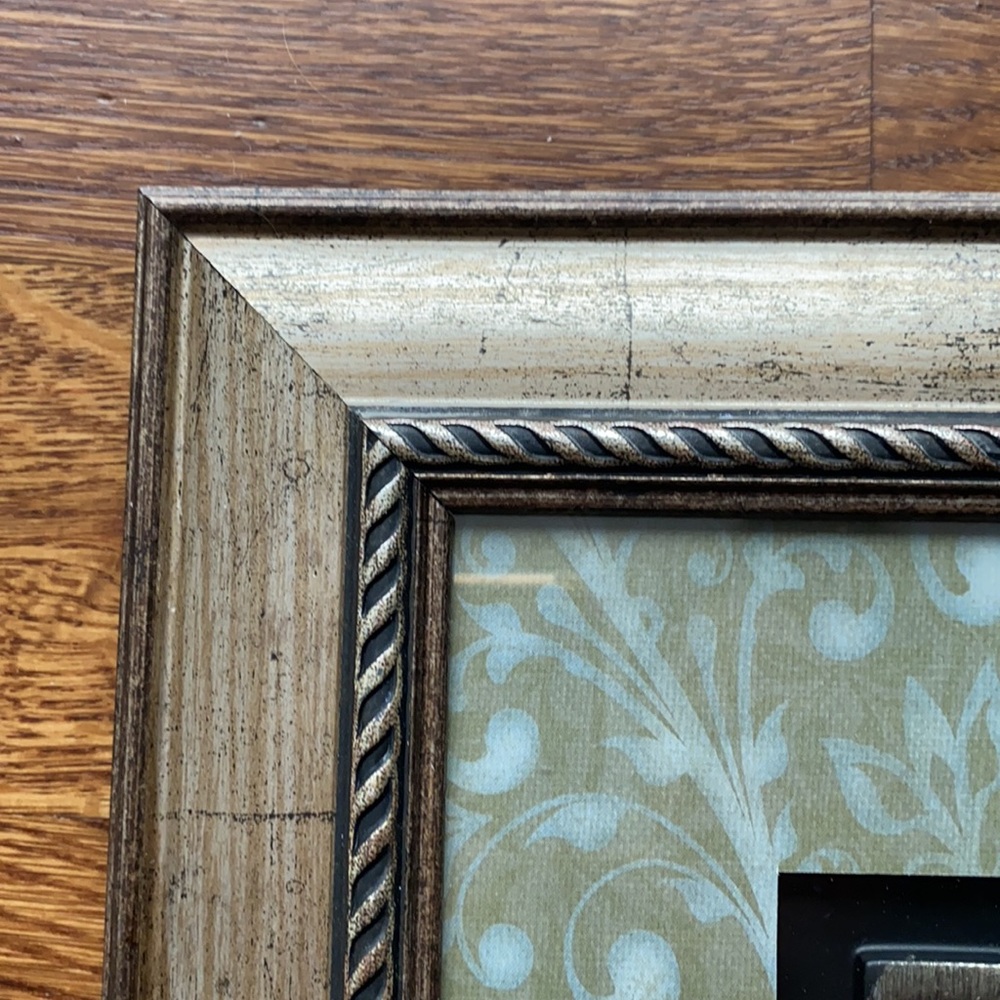 Frame - Picture 3 of 4